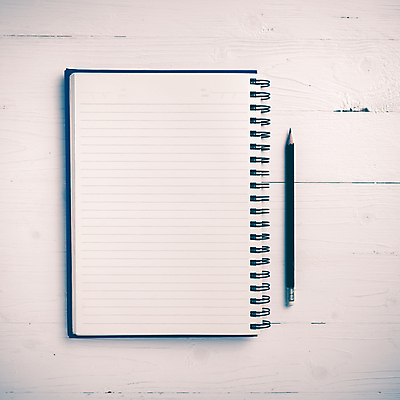 포토 JPG 해외이미지 교육 백그라운드 학교 사람없음 책 연필 펜 다이어리 흰색 편지 목차 해외202004 해외202105 해외포토 컬러 학용품 필기구 사무용품 파일형식