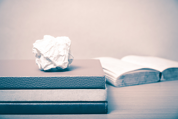 포토 JPG 해외이미지 종이 공 탁자 추상 사람없음 목재 책 사무실 쪽지 공책 재활용 수확 골동품 쓰레기통 오픈 주름 역사 좌절 도서관 쓰레기 폐기물 수집 질감 문서 페이지 시트 낭비 구김 그런지 옛날 원고 중고 폐휴지 해외202004 해외202105 해외포토 나무 교육 감정 가구 컨셉 무늬 농업 비즈니스 재료 모션 문구용품 화장지 친환경 파일형식