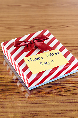 포토 JPG 해외이미지 전통 옷 행복 리본 문화 백그라운드 무늬 패턴 텍스트 탁자 휴가 선물 사람없음 장식 파란색 빛 쇼핑 상자 컬러풀 꼬리표 덮개 흰색 축하 신용카드 메시지 아빠 닫기 활 주기 해외202004 해외202105 해외포토 감정 컬러 가구 컨셉 가족 모션 금융 라벨 뚜껑 파일형식