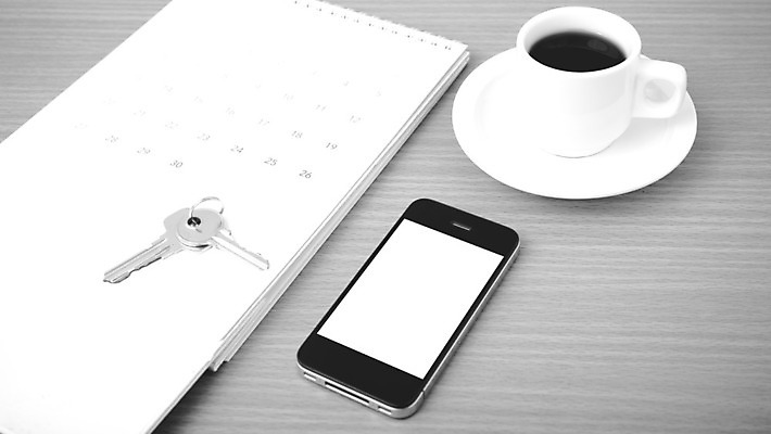 포토 JPG 해외이미지 종이 커피 백그라운드 비즈니스 탁자 모바일 설계 직장 사람없음 목재 컵 스마트폰 사무실 우주 쪽지 공책 공백 정보 달력 흰색 업무 조직 정상 책상 해외202004 해외202105 해외포토 나무 식기 음료 컬러 가구 컨셉 회사 재료 문구용품 핸드폰 스마트기기 작업 파일형식