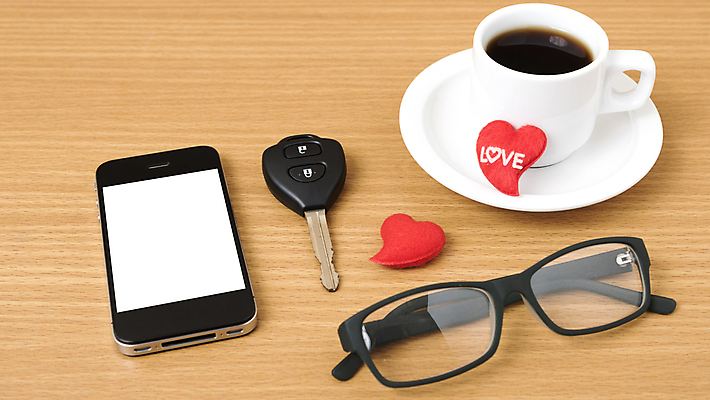 포토 JPG 해외이미지 템플릿 디자인 커피 음료 백그라운드 탁자 모바일 주택 발렌타인데이 사랑 사람없음 목재 장식 책 컵 빨간색 스마트폰 핸드폰 사무실 우주 디지털 낭만 정보 흰색 하트 인사 신용카드 메시지 정상 편지 심볼 책상 해외202004 해외202105 해외포토 모양 나무 식기 감정 컬러 가구 컨셉 비즈니스 재료 데이이벤트 건물 금융 전자제품 스마트기기 예절 파일형식