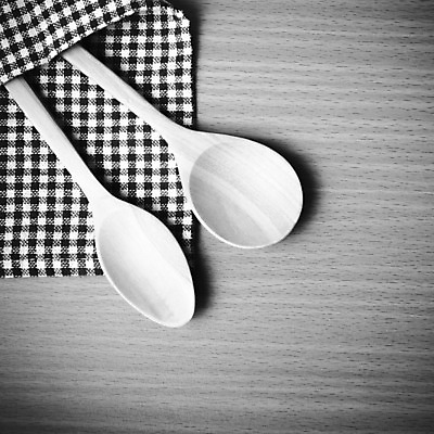 포토 JPG 해외이미지 전통 디자인 음식 포크 컨셉 패턴 탁자 주방용품 추상 새로움 요리 사람없음 목재 빨간색 수건 소풍 갈색 주방 식당 숟가락 공백 수확 식탁보 공구 직물 클래식 메뉴 질감 냅킨 체크무늬 스크랩북 해외202004 해외202105 해외포토 나무 식기 컬러 가구 생활용품 무늬 농업 재료 수저 위생용품 야외활동 상점 도구 파일형식