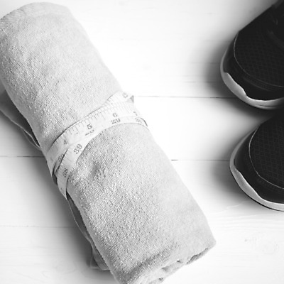 포토 JPG 해외이미지 스포츠 신발 컨셉 신체 다이어트 건강 사람없음 물 파란색 세트 수건 달리기 운동 장비 회색 흰색 몸무게 연습 측정 오브젝트 체육관 테이프 고립 해외202004 해외202105 해외포토 자연요소 컬러 모션 문구용품 위생용품 파일형식