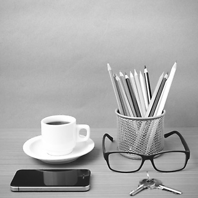 포토 JPG 해외이미지 종이 안경 커피 백그라운드 비즈니스 탁자 직장 사람없음 목재 컵 스마트폰 사무실 연필 펜 우주 쪽지 공책 공백 흰색 업무 정상 스마트 책상 에스프레소 해외202004 해외202105 해외포토 나무 식기 잡화 음료 컬러 가구 컨셉 회사 재료 문구용품 학용품 핸드폰 스마트기기 필기구 작업 파일형식