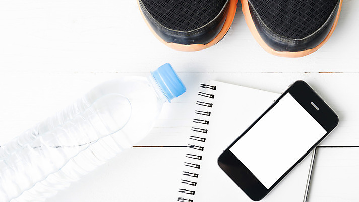 포토 JPG 해외이미지 스포츠 이어폰 백그라운드 운동화 신발 다이어트 건강 사람없음 물 빛 스마트폰 운동복 세트 달리기 조깅 운동 장비 몸무게 연습 측정 오브젝트 체육관 테이프 마라톤 주자 해외202004 해외202105 해외포토 자연요소 옷 음향기기 모션 문구용품 경기 핸드폰 스마트기기 육상스포츠 파일형식