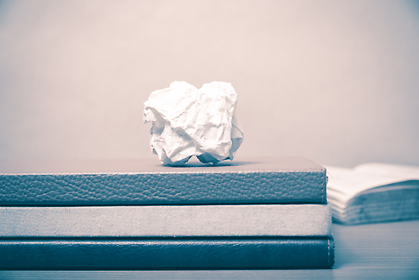 포토 JPG 해외이미지 종이 공 탁자 추상 사람없음 목재 책 사무실 쪽지 공책 재활용 수확 골동품 쓰레기통 오픈 주름 역사 좌절 도서관 쓰레기 폐기물 수집 질감 문서 페이지 시트 낭비 구김 그런지 옛날 원고 중고 폐휴지 해외202004 해외202105 해외포토 나무 교육 감정 가구 컨셉 무늬 농업 비즈니스 재료 모션 문구용품 화장지 친환경 파일형식