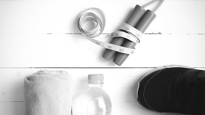 포토 JPG 해외이미지 라이프스타일 밧줄 음식 스포츠 백그라운드 운동화 신발 컨셉 다이어트 건강 사람없음 물 빛 운동복 수건 달리기 운동 점프 장비 흰색 도구 신선 액체 몸무게 날씬함 연습 체육관 트레이너 적자 해외202004 해외202105 해외포토 자연요소 옷 줄 컬러 모션 생활 위생용품 헬스 몸매 파일형식