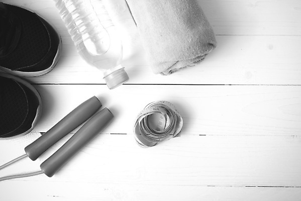 포토 JPG 해외이미지 라이프스타일 밧줄 음식 스포츠 백그라운드 운동화 신발 컨셉 다이어트 건강 사람없음 물 빛 운동복 수건 달리기 운동 점프 장비 흰색 도구 신선 액체 몸무게 날씬함 연습 체육관 트레이너 적자 해외202004 해외202105 해외포토 자연요소 옷 줄 컬러 모션 생활 위생용품 헬스 몸매 파일형식