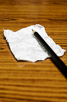 포토 JPG 해외이미지 교육 종이 백그라운드 컨셉 공 추상 새로움 아이디어 창조 사람없음 사무실 연필 쪽지 공백 블록 손상 회색 흰색 기록 거친 주름 실패 좌절 쓰레기 폐기물 스케치 오브젝트 문서 파일 페인트붓 페이지 문제 시트 한조각 덩어리 패드 구김 중고 불규칙 해외202004 해외202105 해외포토 1 감정 컬러 무늬 비즈니스 모션 학용품 미술 필기구 붓 파일형식