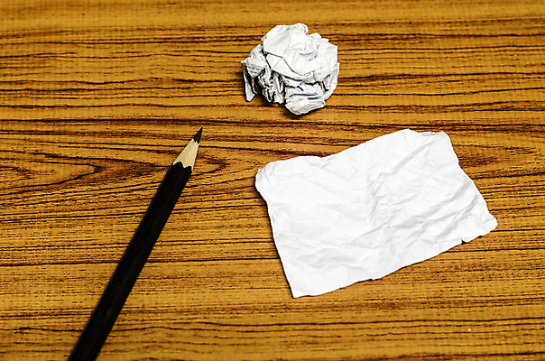 포토 JPG 해외이미지 교육 종이 백그라운드 컨셉 공 추상 새로움 아이디어 창조 사람없음 사무실 연필 쪽지 공백 블록 손상 회색 흰색 기록 거친 주름 실패 좌절 쓰레기 폐기물 스케치 오브젝트 문서 파일 페인트붓 페이지 문제 시트 한조각 덩어리 패드 구김 중고 불규칙 해외202004 해외202105 해외포토 1 감정 컬러 무늬 비즈니스 모션 학용품 미술 필기구 붓 파일형식