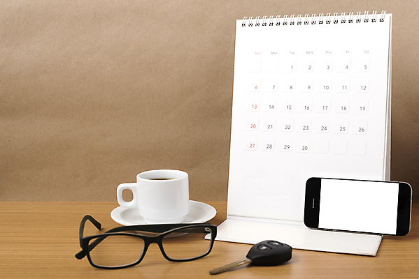 포토 JPG 해외이미지 디자인 종이 커피 백그라운드 비즈니스 탁자 모바일 설계 사람없음 목재 컵 스마트폰 사무실 쪽지 공백 달력 흰색 일주일 조직 날짜 책상 월 해외202004 해외202105 해외포토 나무 식기 음료 컬러 가구 컨셉 재료 핸드폰 스마트기기 파일형식