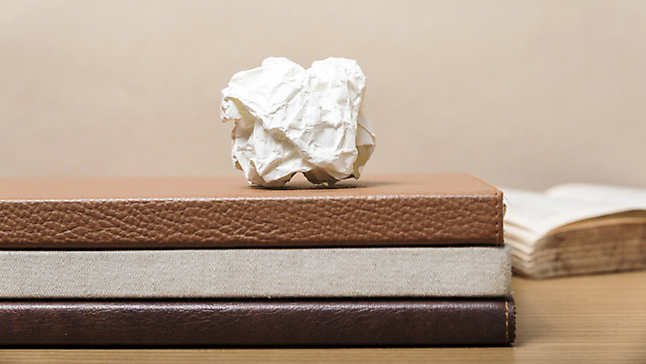 포토 JPG 해외이미지 종이 공 탁자 추상 사람없음 목재 책 사무실 쪽지 공책 재활용 수확 골동품 쓰레기통 오픈 주름 역사 좌절 도서관 쓰레기 폐기물 수집 질감 문서 페이지 시트 낭비 구김 그런지 옛날 원고 중고 폐휴지 해외202004 해외202105 해외포토 나무 교육 감정 가구 컨셉 무늬 농업 비즈니스 재료 모션 문구용품 화장지 친환경 파일형식