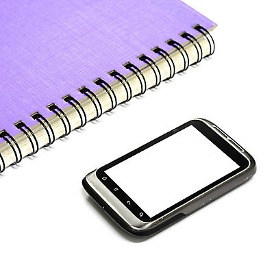 포토 JPG 해외이미지 교육 종이 비즈니스 탁자 모바일 사람없음 목재 책 스마트폰 핸드폰 사무실 갈색 다이어리 쪽지 공책 공백 덮개 흰색 오픈 메시지 잡지 책상 오브젝트 문서 페이지 시트 고립 해외202004 해외202105 해외포토 나무 컬러 가구 재료 문구용품 간행물 전자제품 스마트기기 사무용품 뚜껑 파일형식