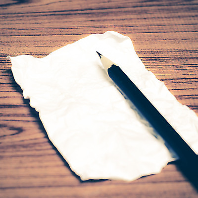 포토 JPG 해외이미지 교육 종이 백그라운드 컨셉 공 추상 새로움 아이디어 창조 사람없음 사무실 연필 쪽지 공백 블록 손상 회색 흰색 기록 거친 주름 실패 좌절 쓰레기 폐기물 스케치 오브젝트 문서 파일 페인트붓 페이지 문제 시트 한조각 덩어리 패드 구김 중고 불규칙 해외202004 해외202105 해외포토 1 감정 컬러 무늬 비즈니스 모션 학용품 미술 필기구 붓 파일형식