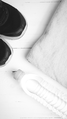 포토 JPG 해외이미지 라이프스타일 음료 스포츠 백그라운드 운동화 신발 컨셉 다이어트 건강 사람없음 물 파란색 세트 수건 달리기 운동 장비 흰색 정상 연습 오브젝트 체육관 해외202004 해외202105 해외포토 자연요소 컬러 모션 생활 위생용품 파일형식