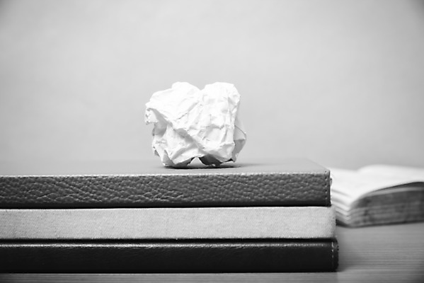 포토 JPG 해외이미지 종이 공 탁자 추상 사람없음 목재 책 사무실 쪽지 공책 재활용 수확 골동품 쓰레기통 오픈 주름 역사 좌절 도서관 쓰레기 폐기물 수집 질감 문서 페이지 시트 낭비 구김 그런지 옛날 원고 중고 폐휴지 해외202004 해외202105 해외포토 나무 교육 감정 가구 컨셉 무늬 농업 비즈니스 재료 모션 문구용품 화장지 친환경 파일형식