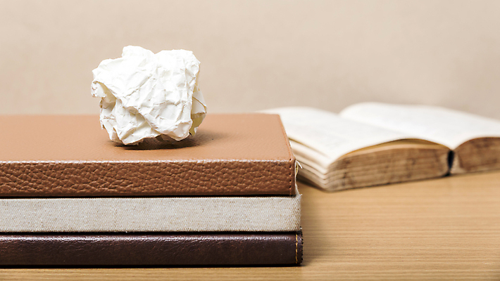 포토 JPG 해외이미지 종이 공 탁자 추상 사람없음 목재 책 사무실 쪽지 공책 재활용 수확 골동품 쓰레기통 오픈 주름 역사 좌절 도서관 쓰레기 폐기물 수집 질감 문서 페이지 시트 낭비 구김 그런지 옛날 원고 중고 폐휴지 해외202004 해외202105 해외포토 나무 교육 감정 가구 컨셉 무늬 농업 비즈니스 재료 모션 문구용품 화장지 친환경 파일형식