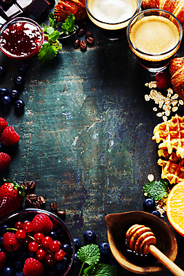 포토 JPG 해외이미지 디저트 프레임 실내 사람없음 블루베리 산딸기 꿀 와플 과일잼 허니디퍼 카피스페이스 해외202004 해외포토 음식 과일 내부 공백 도구 잼 파일형식