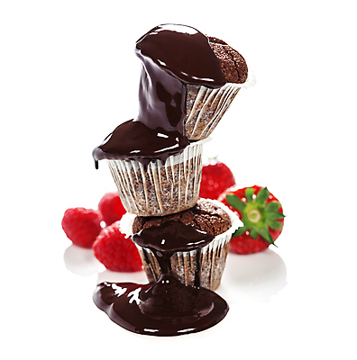 포토 JPG 해외이미지 딸기 실내 사람없음 쌓기 초콜릿 흐름 달콤 컵케이크 흰배경 초코맛 초코시럽 해외202004 해외포토 백그라운드 컨셉 과일 모션 디저트 내부 케이크 흰색 맛 시럽 파일형식