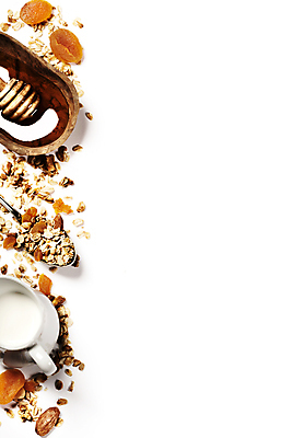 포토 JPG 해외이미지 곡류 실내 사람없음 하이앵글 숟가락 견과류 시리얼 흰배경 꿀 요거트 건과일 나무그릇 시럽컵 허니디퍼 카피스페이스 그래놀라 해외202004 해외포토 그릇 음식 뷰포인트 백그라운드 과일 유제품 건조 수저 내부 목재 공백 흰색 도구 파일형식