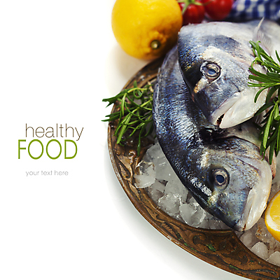 포토 JPG 해외이미지 접시 식재료 실내 타이포그라피 사람없음 얼음 레몬 해산물 흰배경 로즈메리 카피스페이스 해외202004 해외포토 자연요소 문자 식기 백그라운드 과일 내부 공백 흰색 허브 파일형식