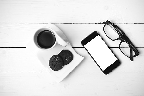 포토 JPG 해외이미지 종이 안경 커피 음료 백그라운드 비즈니스 자동차 탁자 아침 열쇠 모바일 세포 사람없음 목재 컵 스마트폰 사무실 공책 업무 네트워크 책상 에스프레소 해외202004 해외202105 해외포토 주간 나무 식기 잡화 육상교통 가구 재료 문구용품 핸드폰 스마트기기 작업 파일형식