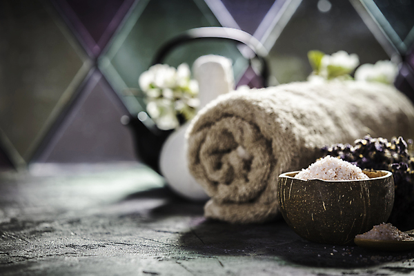 포토 JPG 해외이미지 그릇 사람없음 아웃포커스 수건 위생용품 스파용품 아로마테라피 입욕소금 해외202004 해외포토 식기 생활용품 촬영기법 스파 미용용품 오브젝트 소금 테라피 파일형식