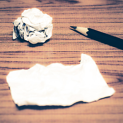 포토 JPG 해외이미지 교육 종이 백그라운드 컨셉 공 추상 새로움 아이디어 창조 사람없음 사무실 연필 쪽지 공백 블록 손상 회색 흰색 기록 거친 주름 실패 좌절 쓰레기 폐기물 스케치 오브젝트 문서 파일 페인트붓 페이지 문제 시트 한조각 덩어리 패드 구김 중고 불규칙 해외202004 해외202105 해외포토 1 감정 컬러 무늬 비즈니스 모션 학용품 미술 필기구 붓 파일형식