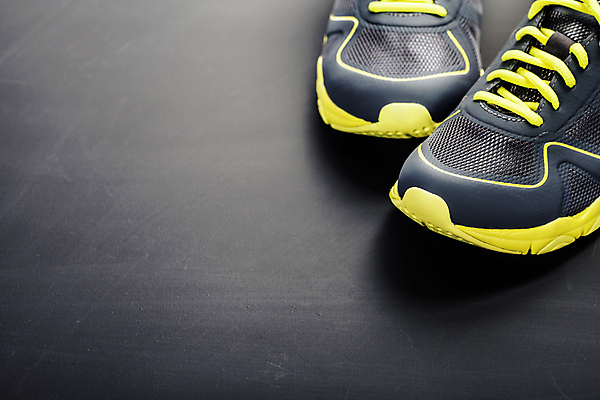 포토 JPG 해외이미지 운동화 다이어트 검은배경 사람없음 오브젝트 해외202004 해외포토 백그라운드 신발 건강 검은색 파일형식