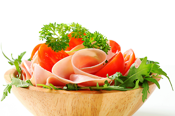 포토 JPG 해외이미지 스튜디오촬영 접시 음식 잎 토마토 채소 건강 육류 돼지고기 사람없음 목재 치킨 샐러드 로켓 신선 사발 애피타이저 흰배경 유기농 햄 날것 슬라이스 고립 루꼴라 얇은 편육 해외202004 해외202105 해외포토 나무 식물 식기 웰빙 식재료 재료 실내 흰색 사기그릇 닭고기요리 파일형식 그릇 컬러 내부