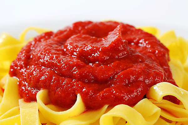 포토 JPG 해외이미지 접시 음식 토마토 파스타 요리 사람없음 면 플랫 삶기 탈리아텔레 해외202004 해외202105 해외포토 식기 채소 서양음식 파스타면 파일형식 면류