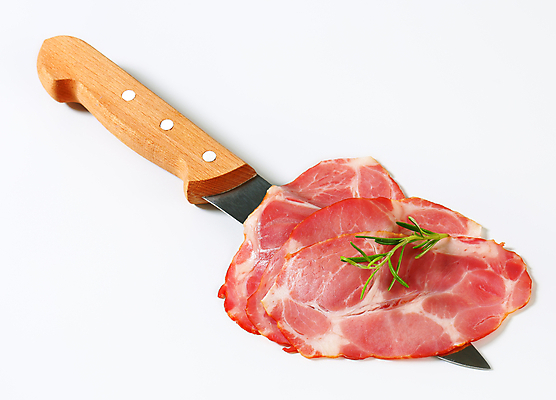 포토 JPG 해외이미지 스튜디오촬영 음식 조각 육류 돼지고기 요리 사람없음 횡단보도 칼 애피타이저 햄 훈제 얇은 편육 해외202004 해외202105 해외포토 식재료 실내 보행로 파일형식