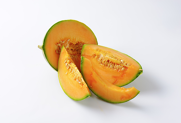 포토 JPG 해외이미지 스튜디오촬영 음식 과일 사람없음 신선 횡단보도 멜론 자르기 흰배경 숙성 해외202004 해외202105 해외포토 백그라운드 모션 실내 흰색 보행로 파일형식