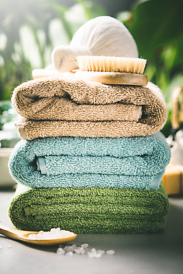 포토 JPG 해외이미지 잎 사람없음 수건 위생용품 쌓기 숟가락 스파용품 브러쉬빗 입욕소금 해외202004 해외포토 식물 생활용품 모션 수저 스파 미용용품 오브젝트 소금 파일형식