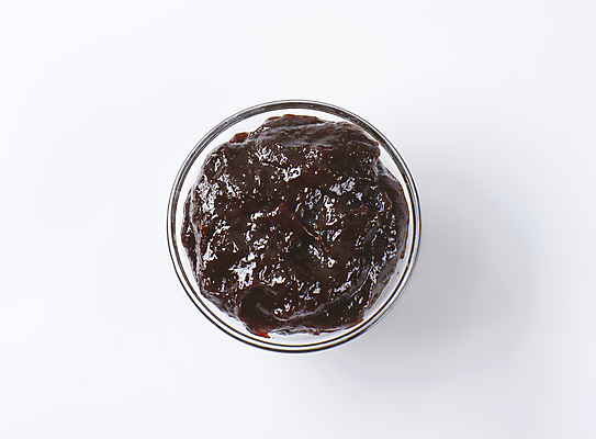 포토 JPG 해외이미지 스튜디오촬영 실내 사람없음 흰배경 유리그릇 자두 과일잼 해외202004 해외202105 해외포토 그릇 백그라운드 과일 유리 내부 흰색 잼 파일형식