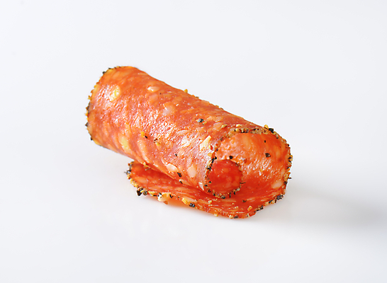 포토 JPG 해외이미지 스튜디오촬영 음식 조각 치즈 육류 돼지고기 사람없음 후추 살라미 얇은 타파스 편육 해외202004 해외202105 해외포토 식재료 유제품 실내 애피타이저 향신료 파일형식 내부 향미료 양념