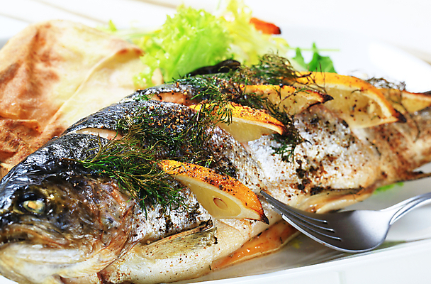 포토 JPG 해외이미지 접시 음식 감자 건강 어류 사람없음 식사 저녁식사 샐러드 로켓 양념 그릴 상추 굽기 레몬 허브 묘사 매움 점심식사 딜 루꼴라 송어 해외202004 해외202105 해외포토 식물 식기 채소 과일 주방용품 수중동물 맛 구이 파일형식