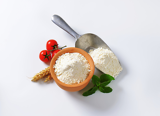 포토 JPG 해외이미지 스튜디오촬영 접시 음식 토마토 재료 주방용품 사람없음 쌓기 금속 흰색 사발 냄비 가루 굽기 국자 날것 밀가루 머리위 흙더미 녹말 땅바닥 정물화 해외202004 해외202105 해외포토 식기 컬러 생활용품 채소 모션 재질 바닥 실내 흙 사기그릇 솥 구이 그림 파일형식 더미