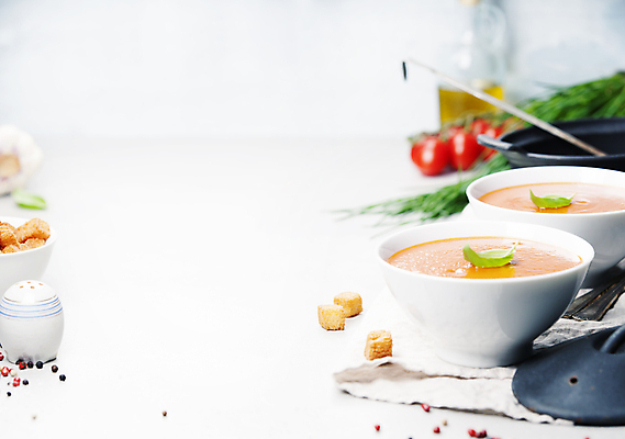 포토 JPG 해외이미지 그릇 토마토 방울토마토 사람없음 수프 냄비 흰배경 후추 바질 로즈메리 크루통 카피스페이스 해외202004 해외포토 식기 빵 백그라운드 채소 공백 흰색 솥 허브 향신료 파일형식