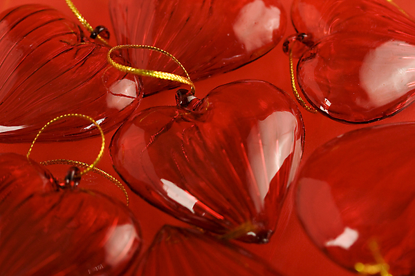 포토 JPG 해외이미지 유리 실내 사랑 사람없음 장식 하트 오브젝트 빨간배경 해외202004 해외포토 모양 감정 백그라운드 재질 내부 빨간색 파일형식