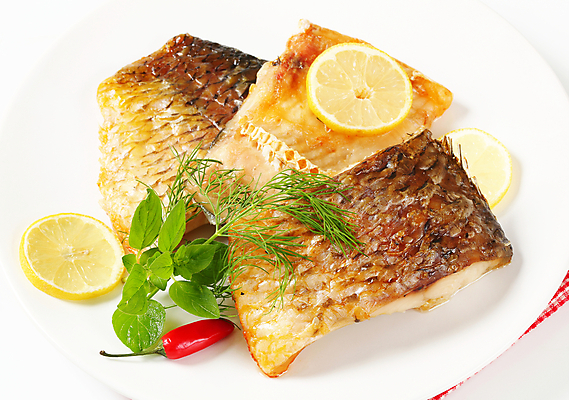 포토 JPG 해외이미지 접시 음식 조각 부분 뼈 건강 어류 사람없음 굽기 레몬 잉어 점심식사 딜 앙트레 해외202004 해외202105 해외포토 식기 과일 식사 수중동물 구이 파일형식