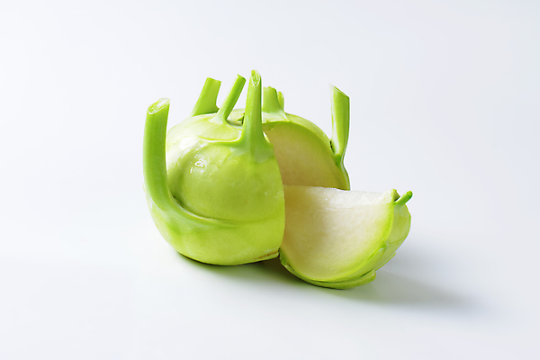 포토 JPG 해외이미지 스튜디오촬영 음식 채소 건강 사람없음 신선 자르기 흰배경 유기농 날것 구역 숙성 식용 콜라비 세련 비건 해외202004 해외202105 해외포토 웰빙 백그라운드 모션 실내 흰색 채식주의자 파일형식