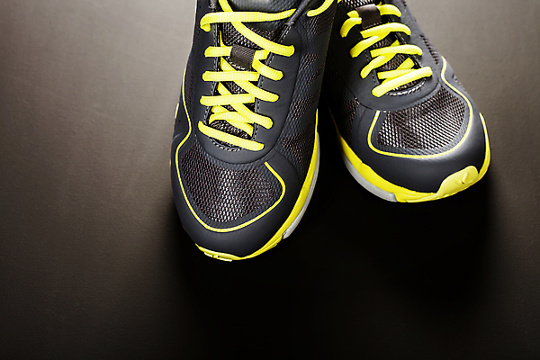 포토 JPG 해외이미지 운동화 다이어트 검은배경 사람없음 오브젝트 해외202004 해외포토 백그라운드 신발 건강 검은색 파일형식