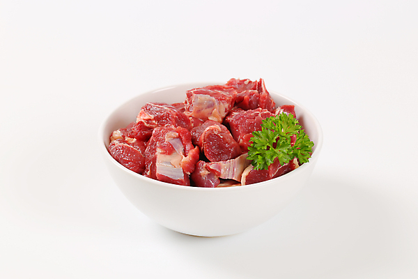 포토 JPG 해외이미지 그릇 실내 파슬리 생고기 사람없음 소고기 흰배경 해외202004 해외202105 해외포토 식기 백그라운드 채소 육류 내부 흰색 파일형식