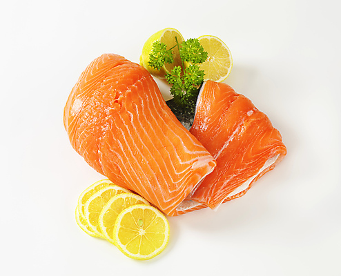 포토 JPG 해외이미지 스튜디오촬영 음식 조각 오렌지 건강 어류 사람없음 신선 횡단보도 레몬 흰배경 날것 머리위 연어 송어 해외202004 해외202105 송어회 해외포토 백그라운드 과일 실내 수중동물 생선회 흰색 보행로 파일형식