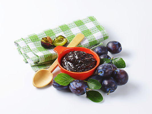 포토 JPG 해외이미지 스튜디오촬영 그릇 잎 실내 사람없음 식탁보 흰배경 나무숟가락 과일잼 서양자두 해외202004 해외202105 해외포토 식물 식기 백그라운드 내부 숟가락 흰색 잼 파일형식