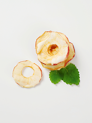 포토 JPG 해외이미지 사람없음 하이앵글 사과 민트 흰배경 건과일 해외202004 해외202105 해외포토 뷰포인트 백그라운드 과일 건조 흰색 허브 파일형식