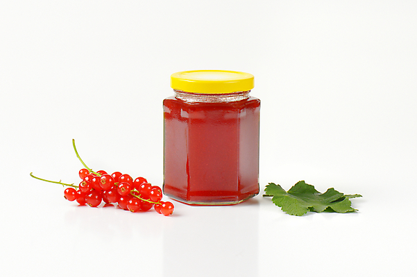 포토 JPG 해외이미지 스튜디오촬영 잎 유리병 실내 사람없음 흰배경 과일잼 과일젤리 레드커런트 해외202004 해외202105 해외포토 식물 열매 백그라운드 병_용기 내부 흰색 잼 젤리 파일형식