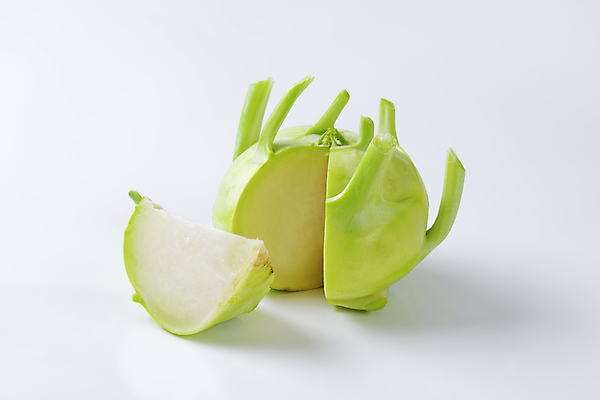 포토 JPG 해외이미지 스튜디오촬영 음식 채소 건강 사람없음 신선 자르기 흰배경 유기농 날것 구역 숙성 식용 콜라비 세련 비건 해외202004 해외202105 해외포토 웰빙 백그라운드 모션 실내 흰색 채식주의자 파일형식