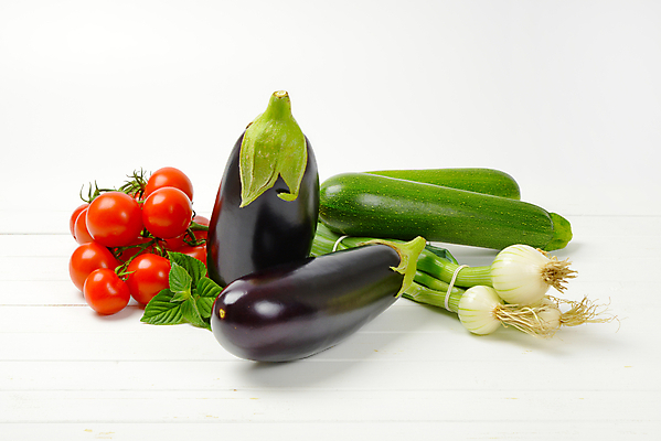 포토 JPG 해외이미지 스튜디오촬영 음식 토마토 채소 양파 건강 사람없음 빨간색 보라색 신선 그룹 다발 유기농 날것 파 국산 숙성 주키니 해외202004 해외202105 해외포토 웰빙 컬러 실내 파일형식